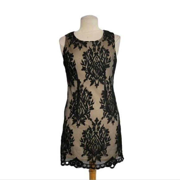 Blue pepper lace overlay dress - Picture 1 of 8